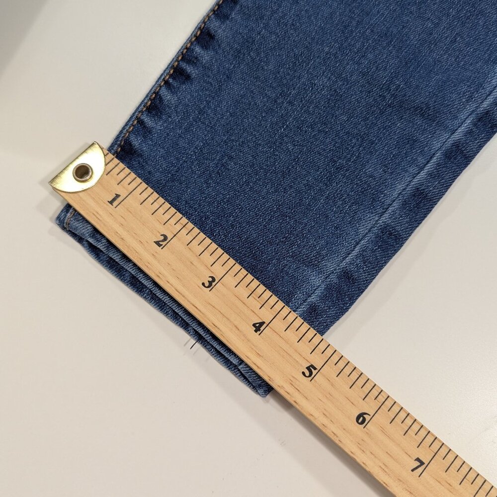 Eighty Two Women's Blue Jeans Size 1 - Picture 14 of 16